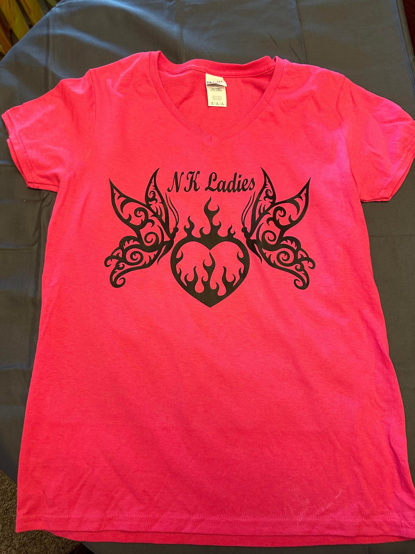 NKL V-neck T-shirt with Heart/Butterflies - RED