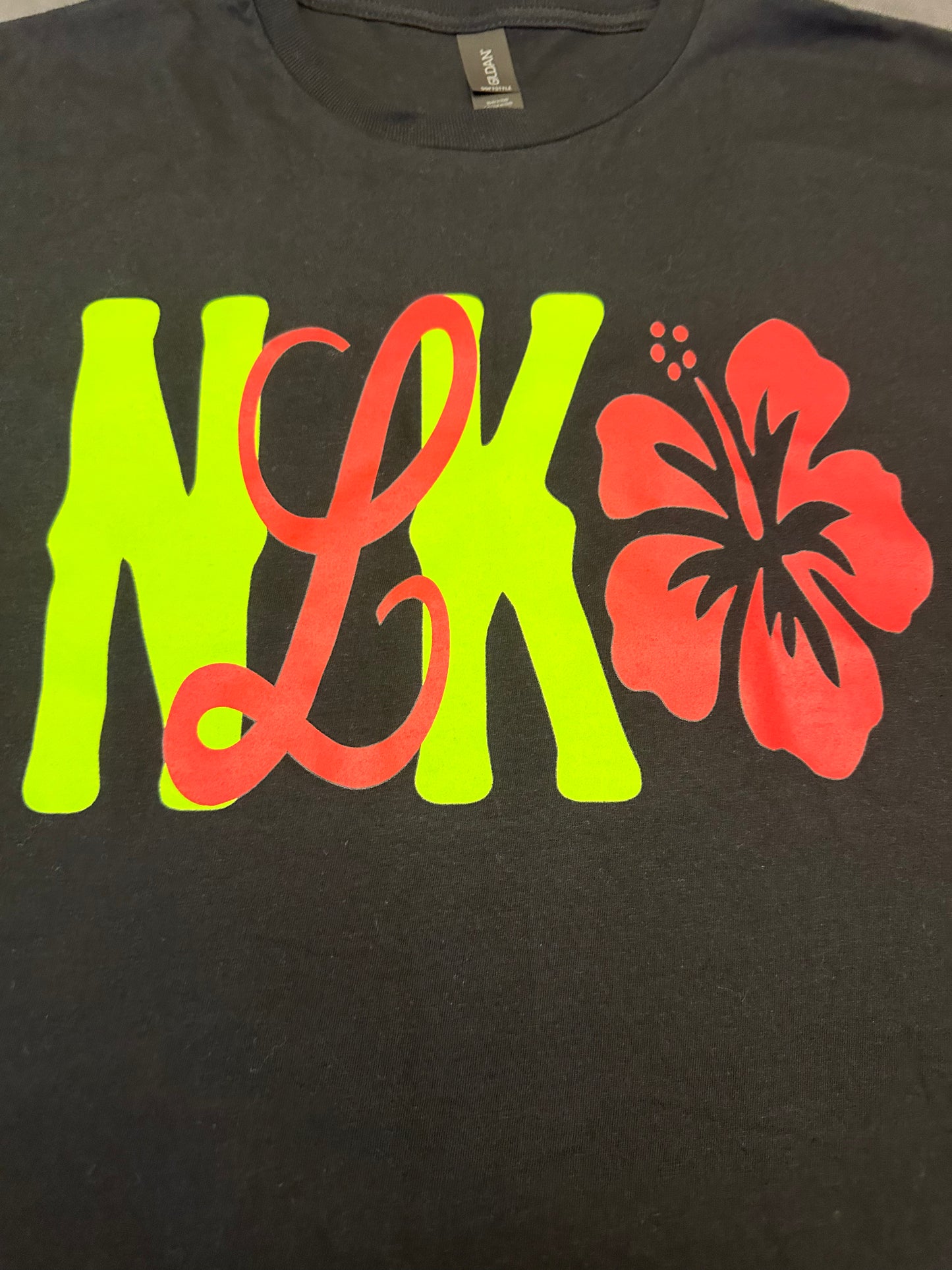 NKL Ladies T-shirt with Hibiscus Hawaiian Red Flower - Black